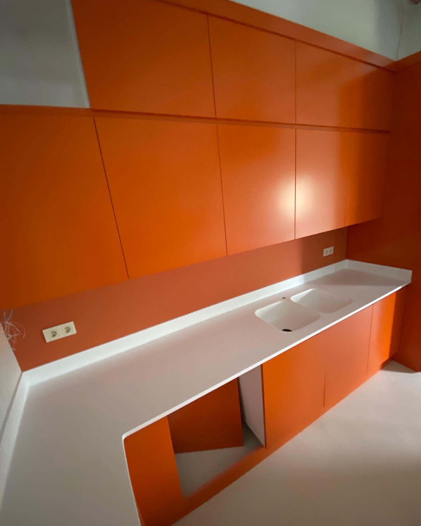 Özel imalat akrilik mutfak tezgahı